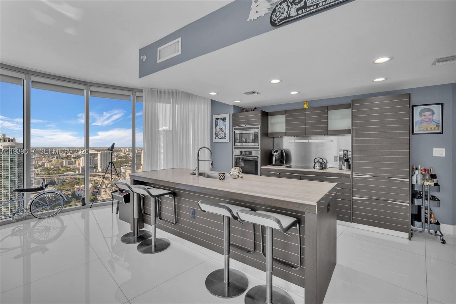 200 Biscayne Boulevard Way #4202, Miami FL 33131