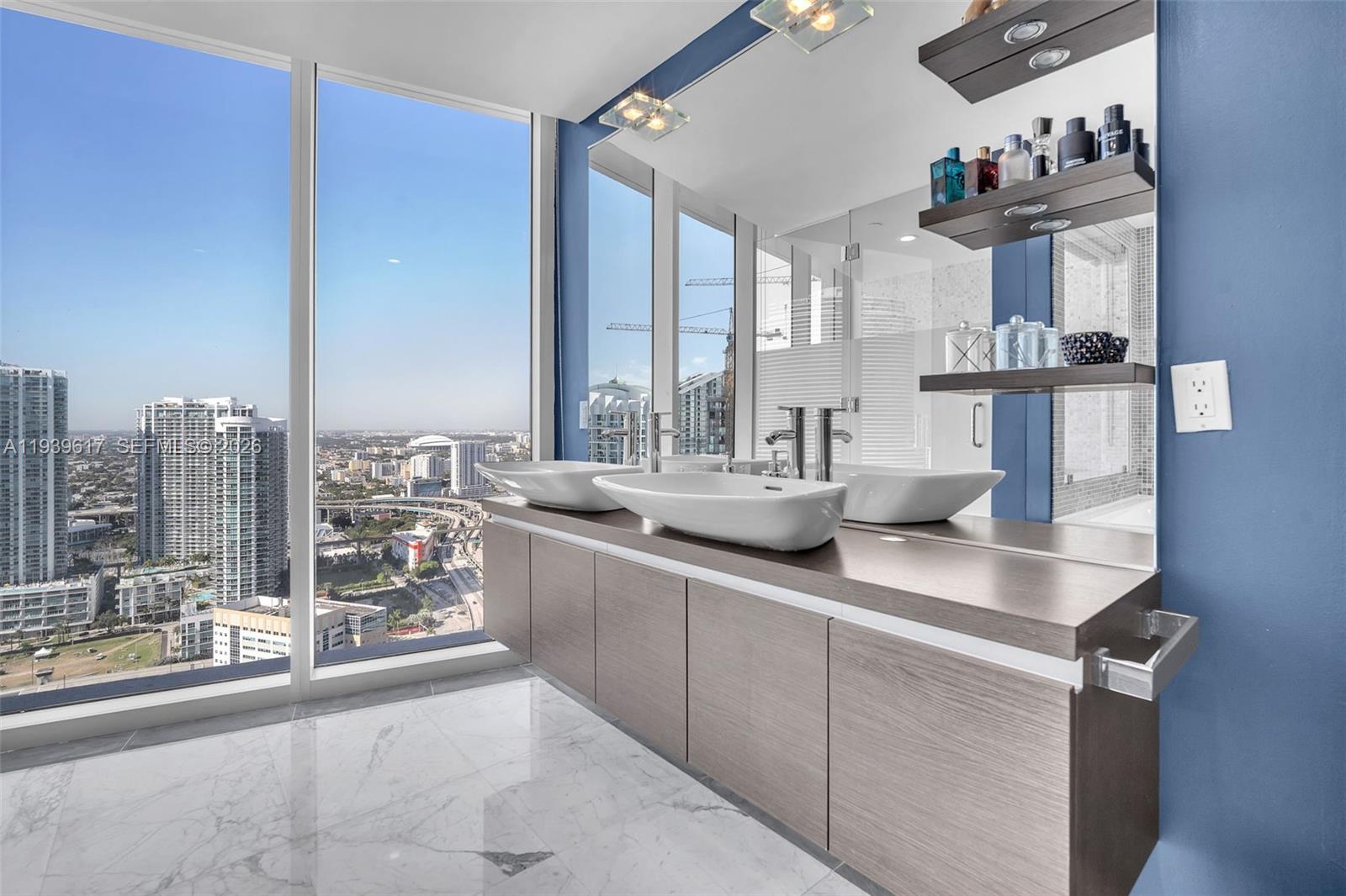 200 Biscayne Boulevard Way #4202, Miami FL 33131