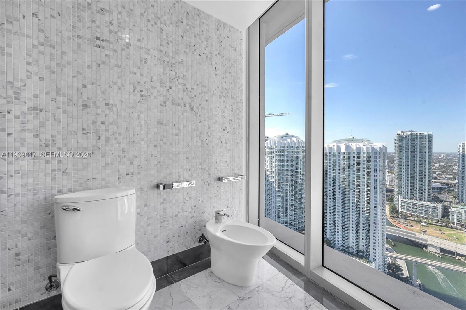 200 Biscayne Boulevard Way #4202, Miami FL 33131