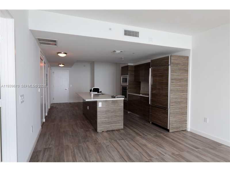 460 NE 28th St #2505, Miami FL 33137