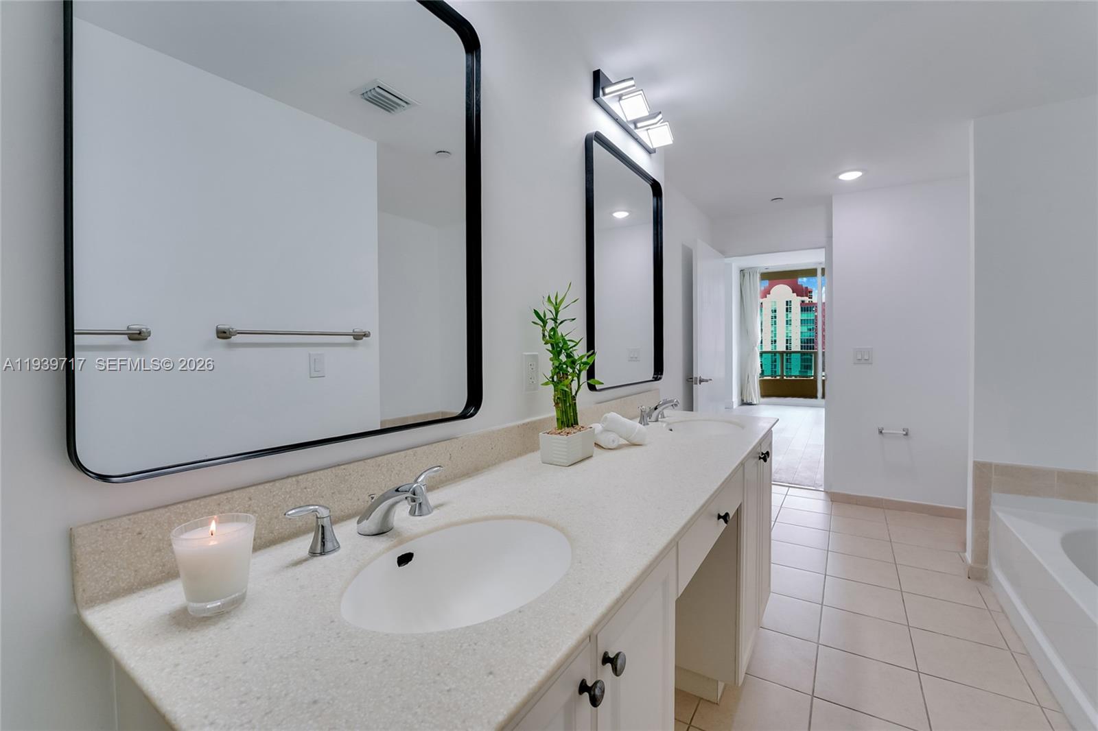 3340 NE 190th St #1102, Aventura FL 33180