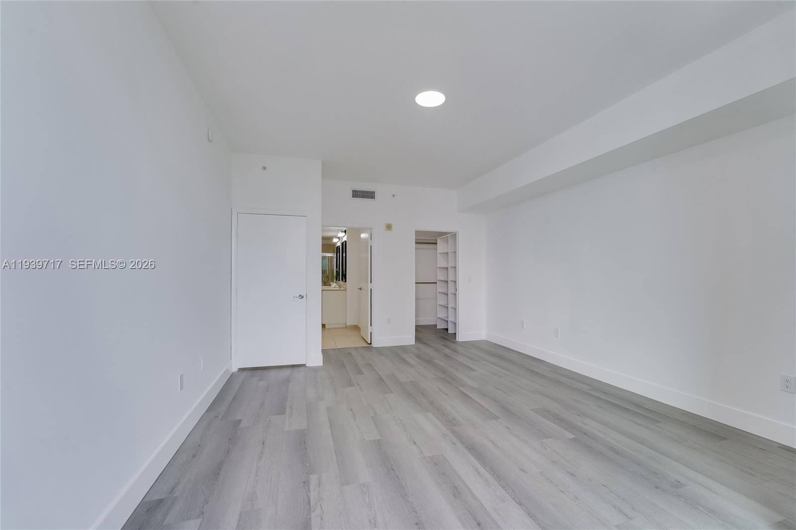 3340 NE 190th St #1102, Aventura FL 33180