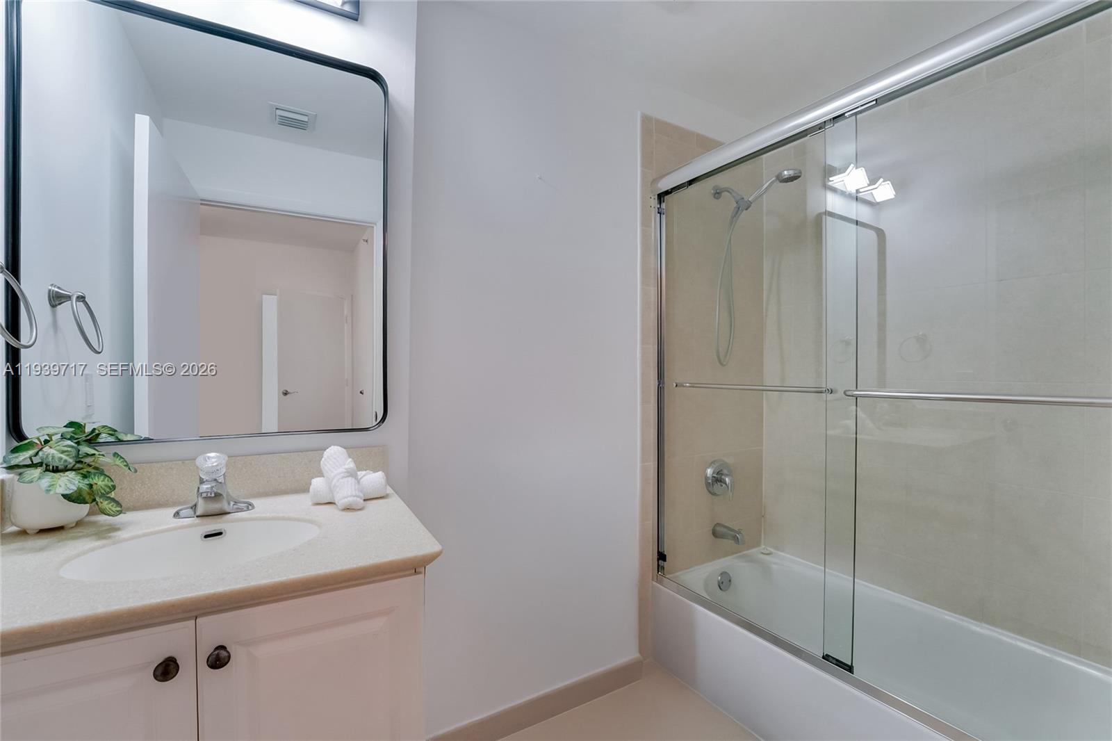 3340 NE 190th St #1102, Aventura FL 33180