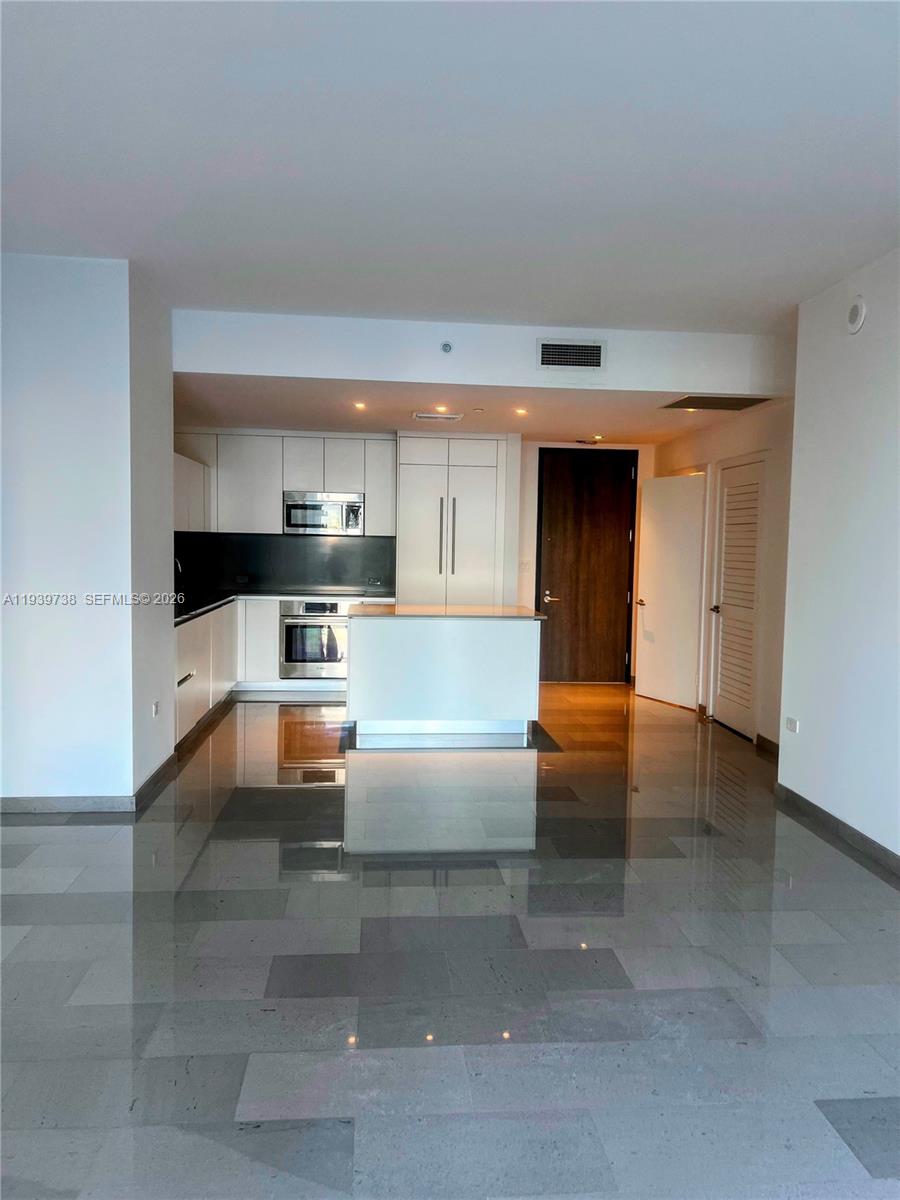 88 SW 7th St #1205, Miami FL 33130