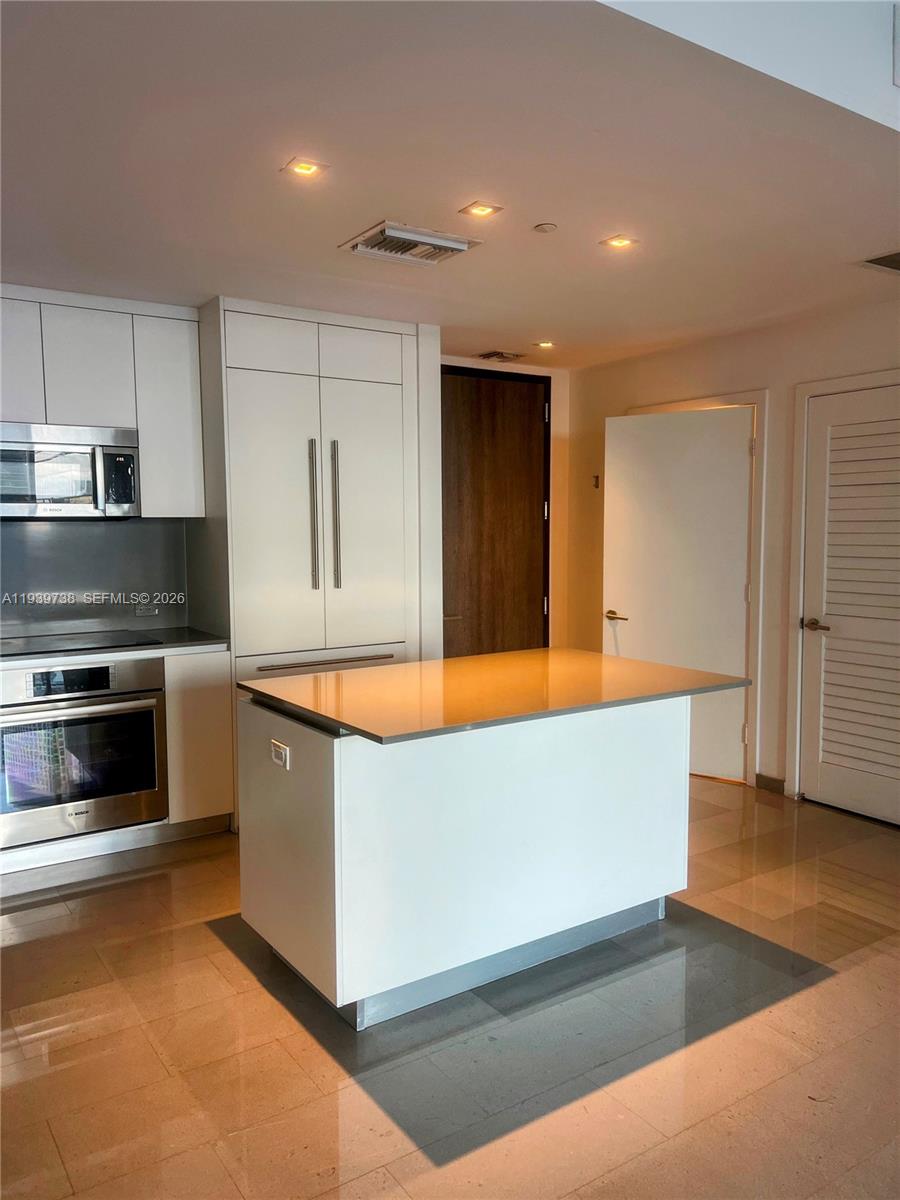 88 SW 7th St #1205, Miami FL 33130