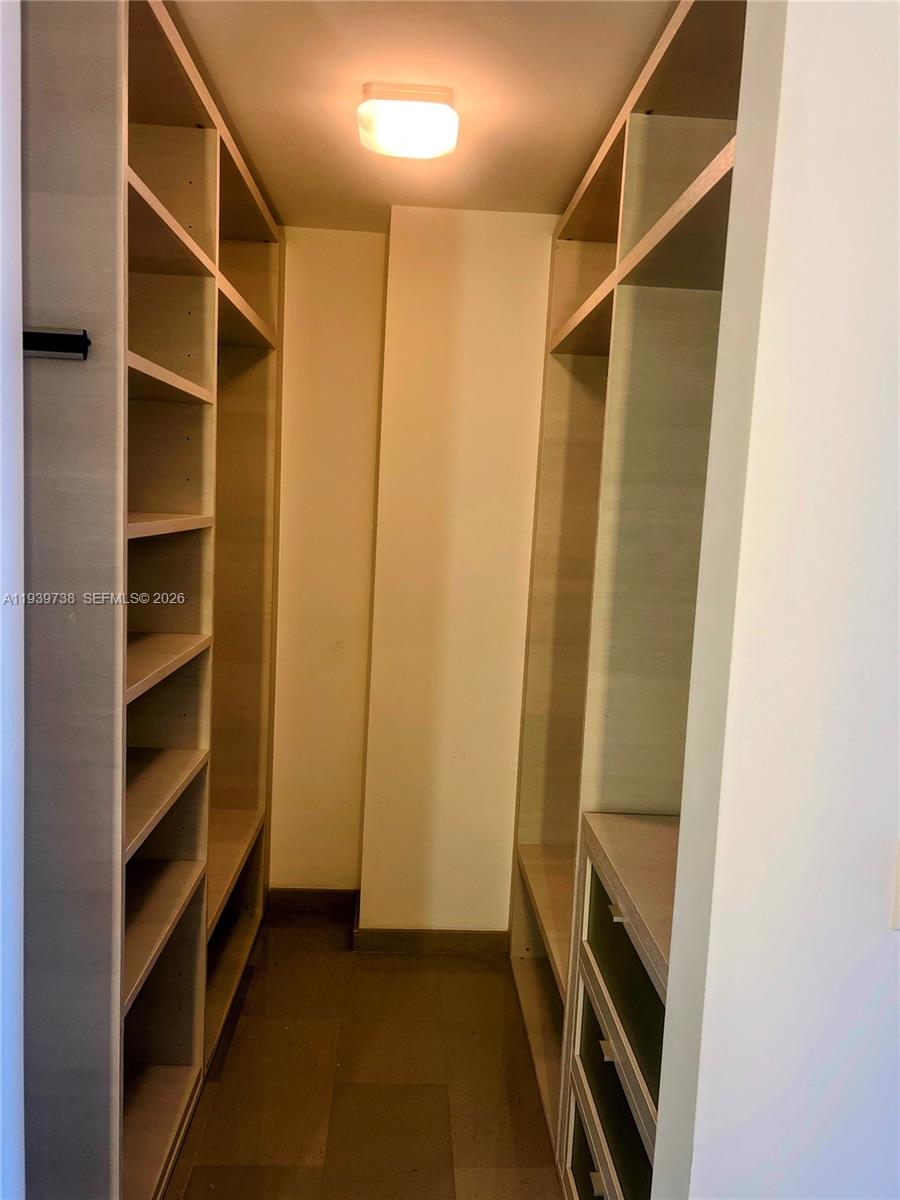 88 SW 7th St #1205, Miami FL 33130