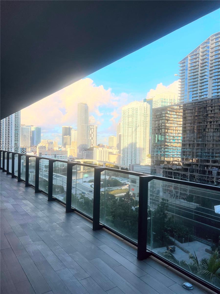 88 SW 7th St #1205, Miami FL 33130