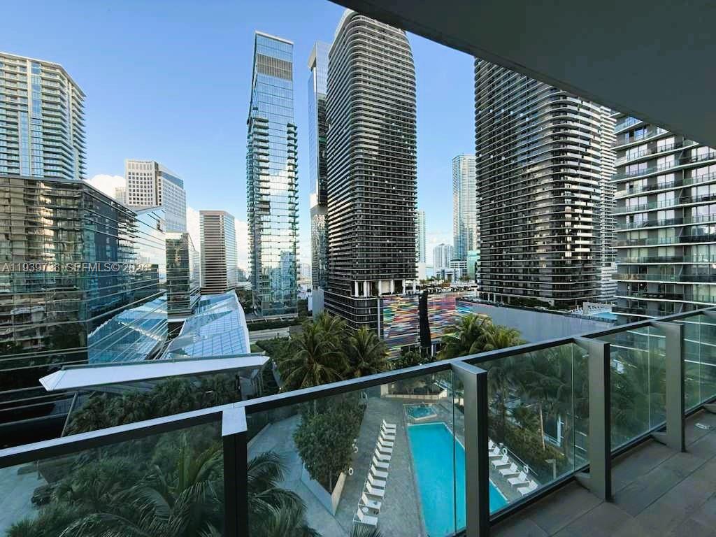 88 SW 7th St #1205, Miami FL 33130