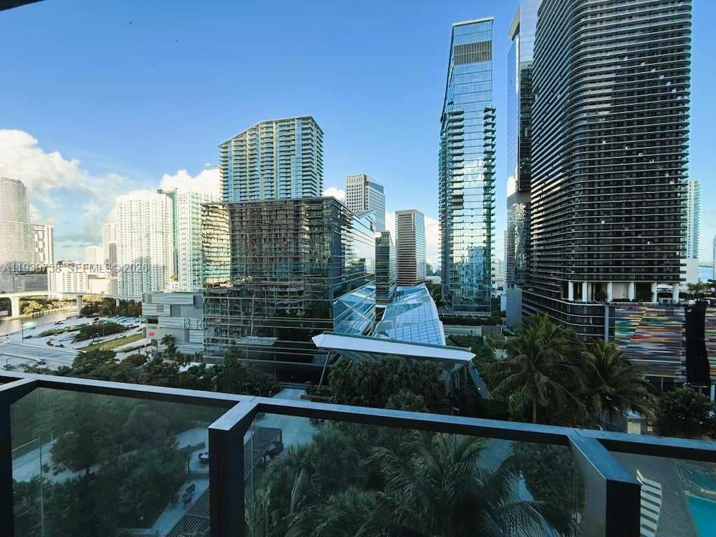 88 SW 7th St #1205, Miami FL 33130