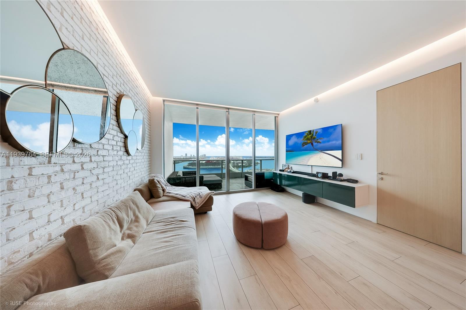 900 Biscayne Blvd #3105, Miami FL 33132