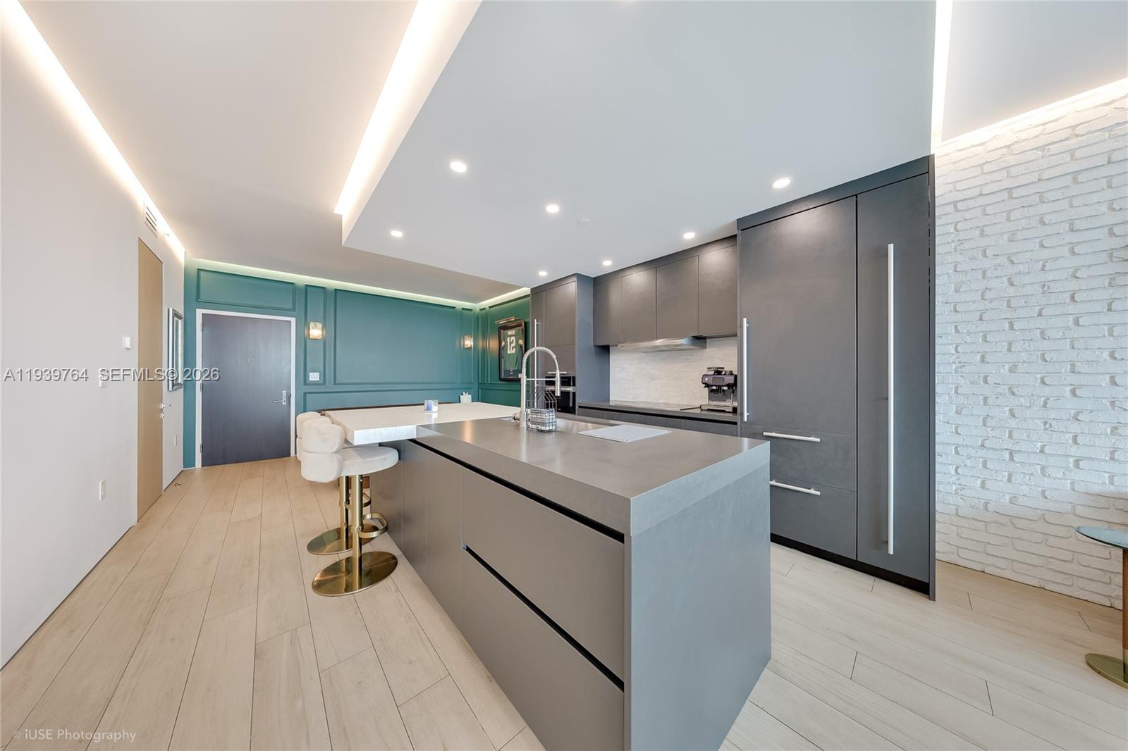900 Biscayne Blvd #3105, Miami FL 33132