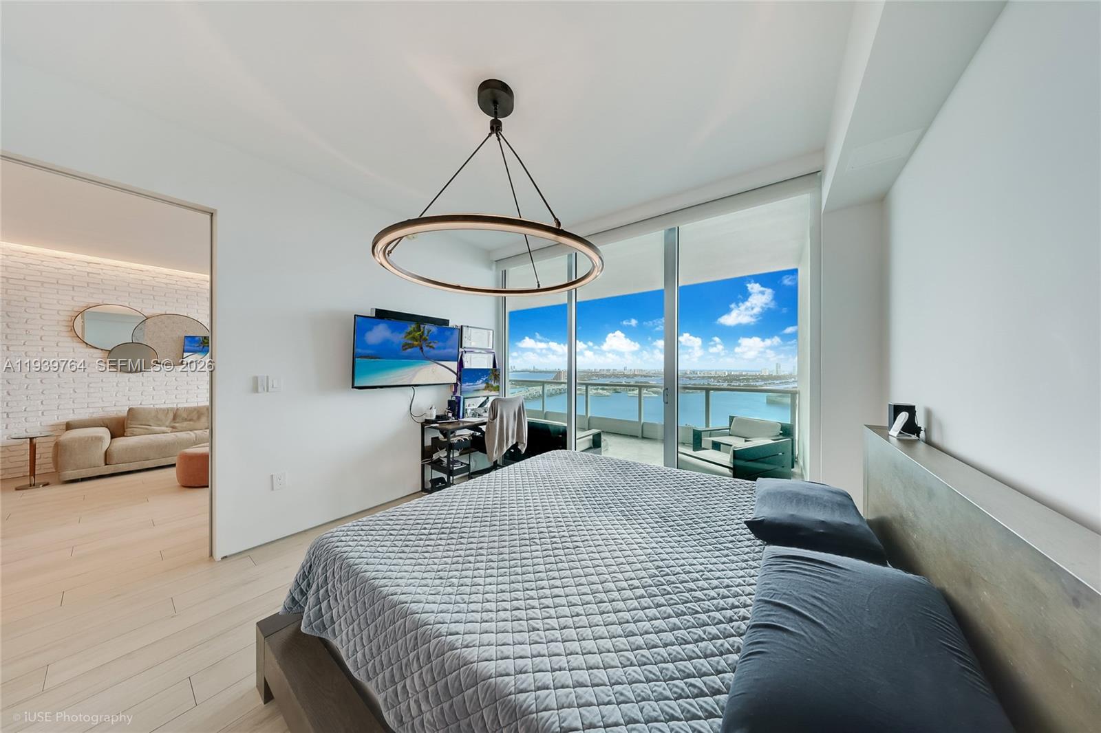 900 Biscayne Blvd #3105, Miami FL 33132