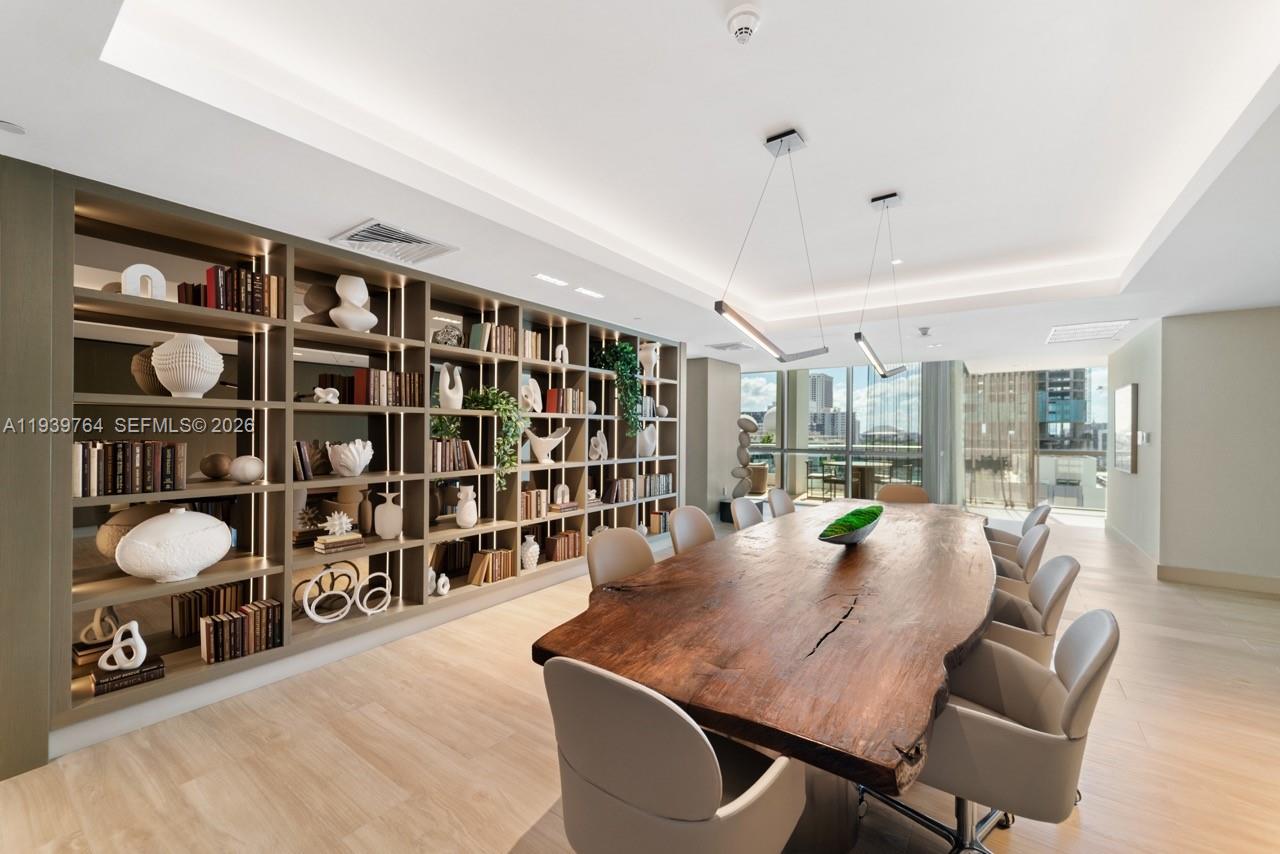 900 Biscayne Blvd #3105, Miami FL 33132