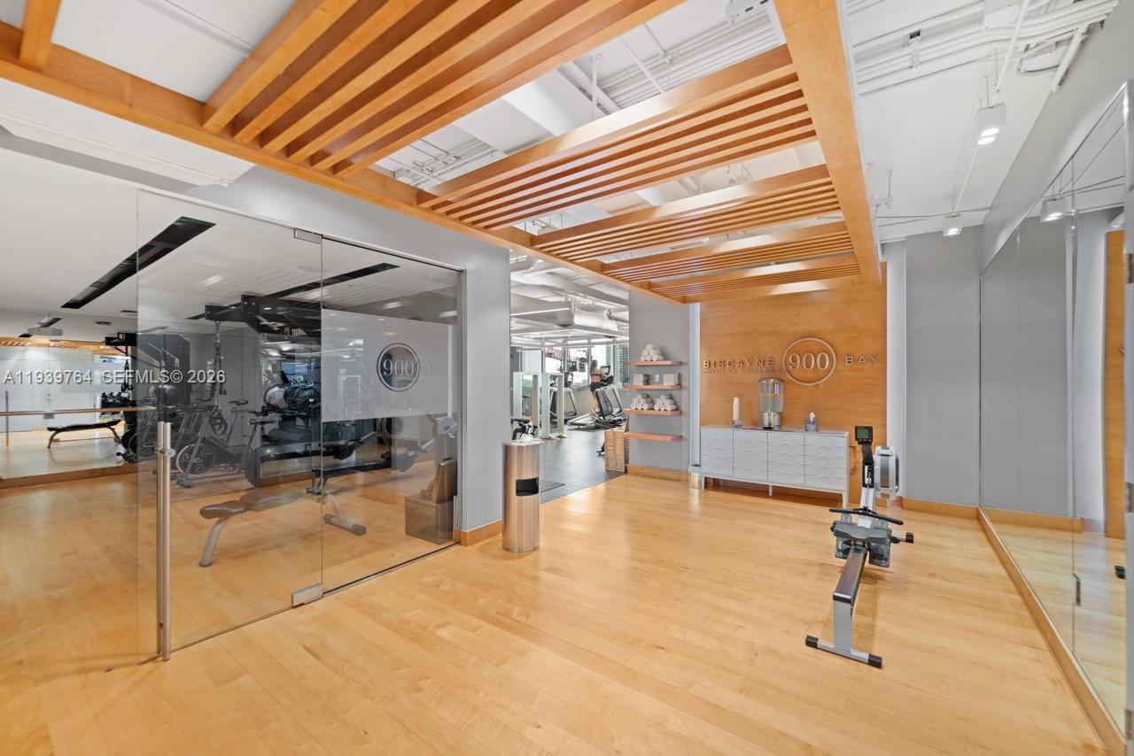 900 Biscayne Blvd #3105, Miami FL 33132