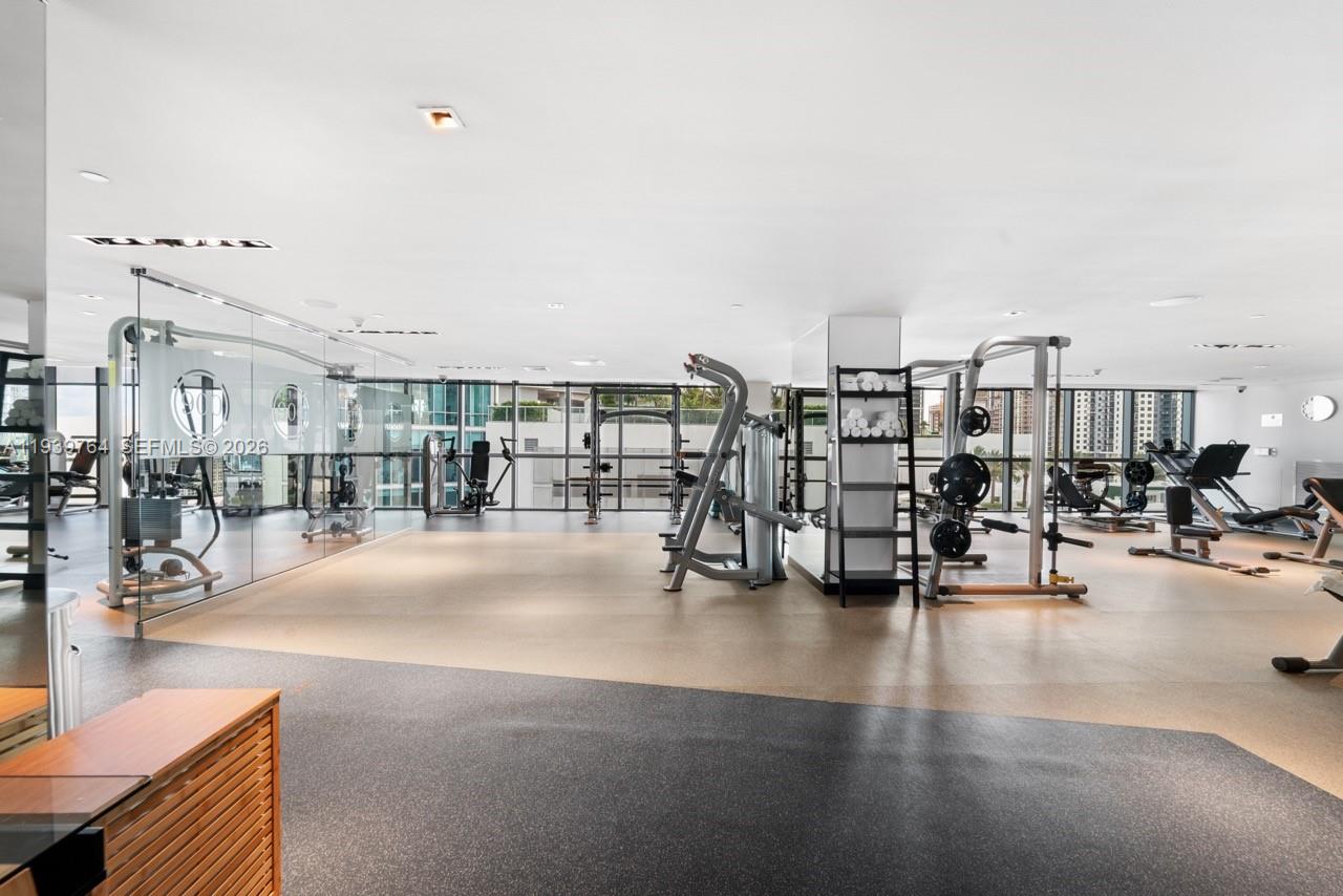 900 Biscayne Blvd #3105, Miami FL 33132
