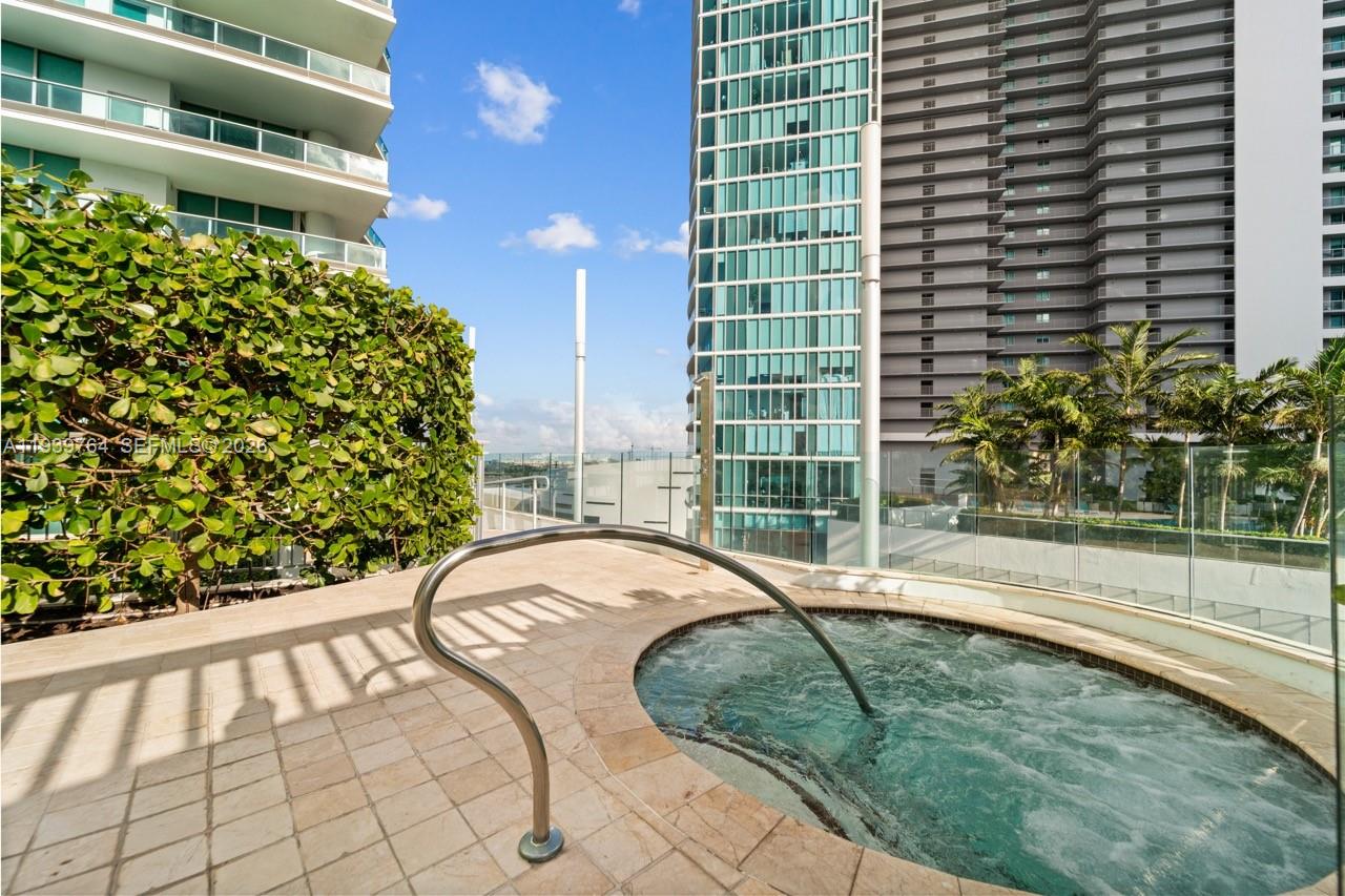 900 Biscayne Blvd #3105, Miami FL 33132