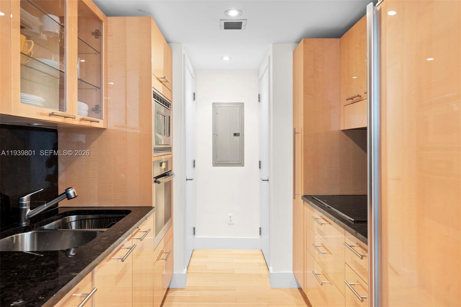 6801 Collins Ave #Door 1409(1401), Miami Beach FL 33141
