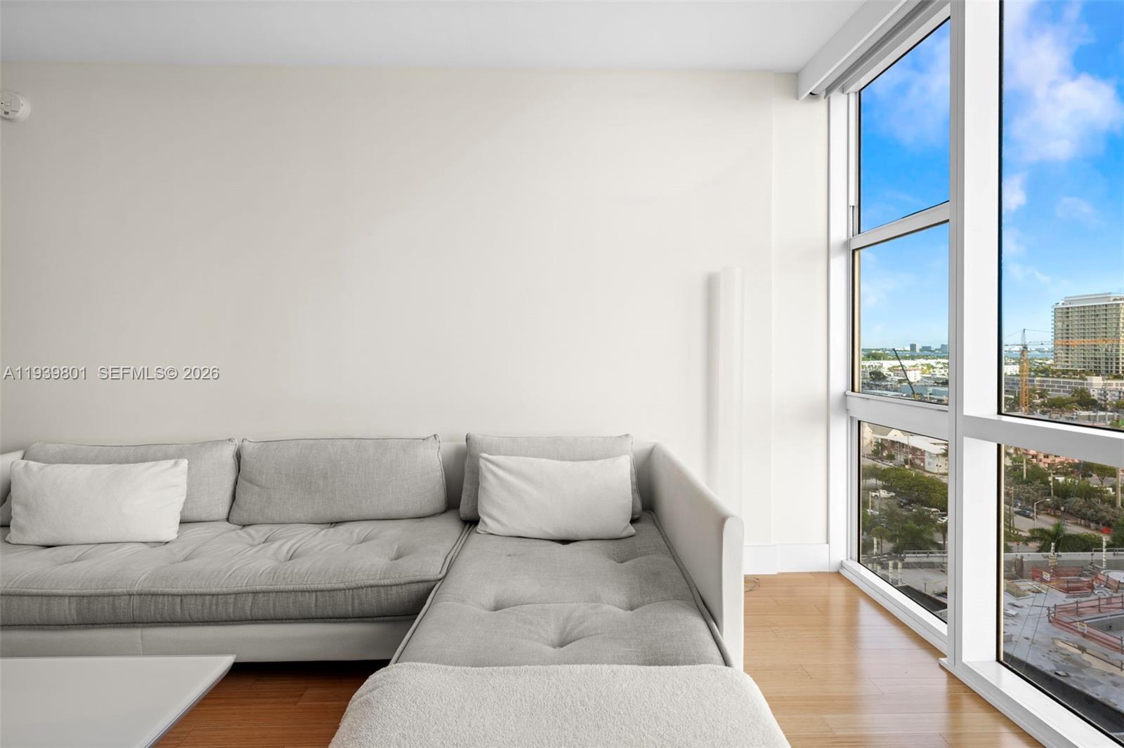 6801 Collins Ave #Door 1409(1401), Miami Beach FL 33141