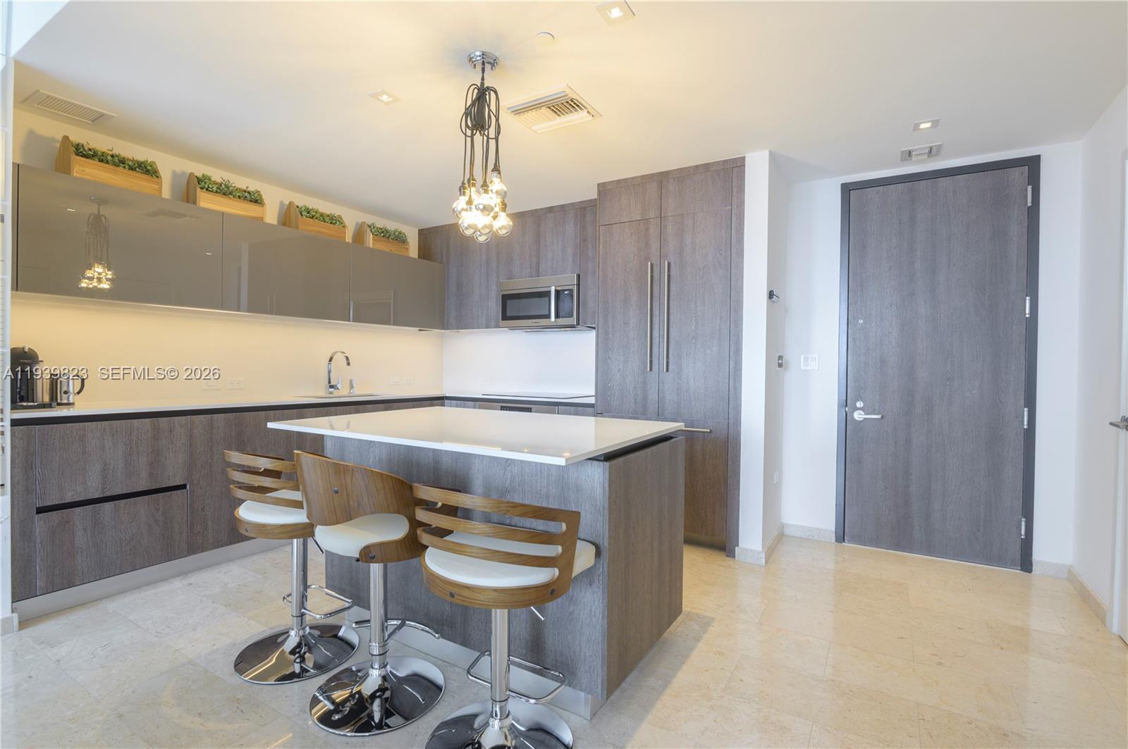 88 SW 7th St #3405, Miami FL 33130