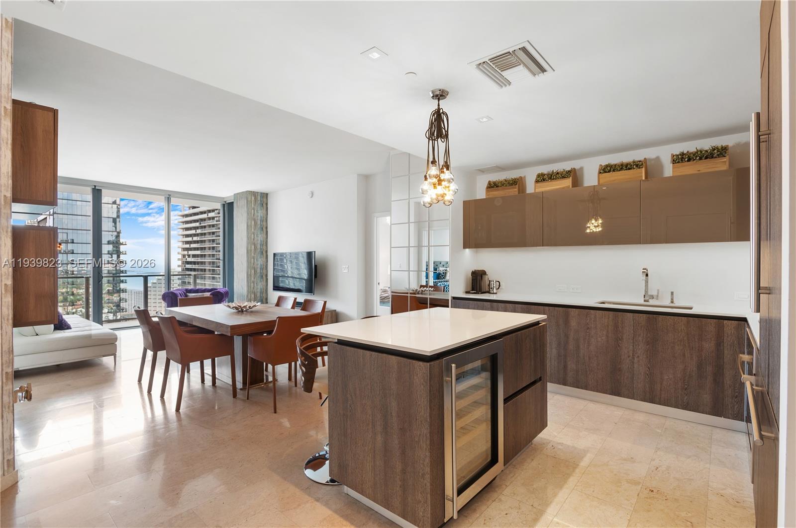88 SW 7th St #3405, Miami FL 33130