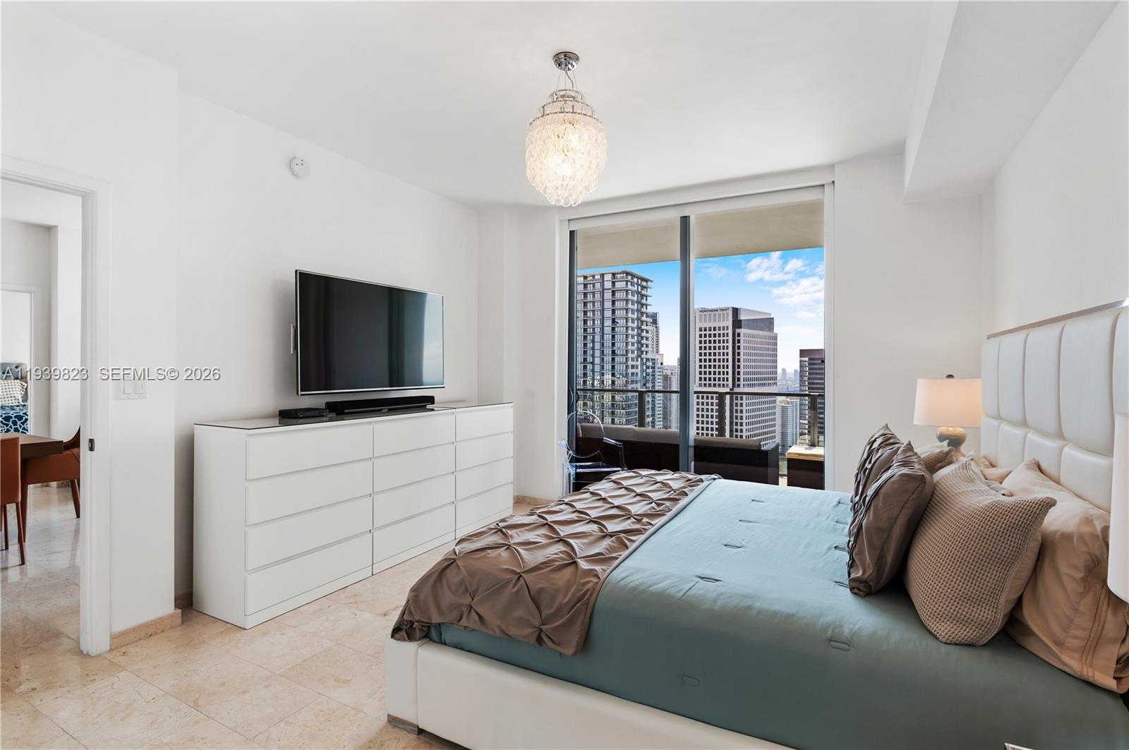 88 SW 7th St #3405, Miami FL 33130