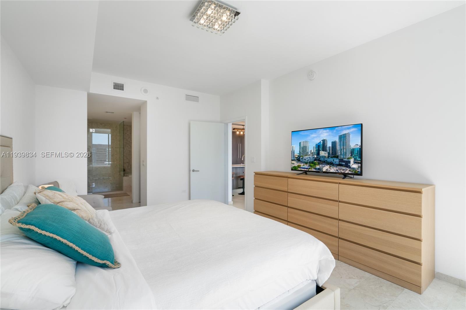 88 SW 7 Street #3403, Miami FL 33130