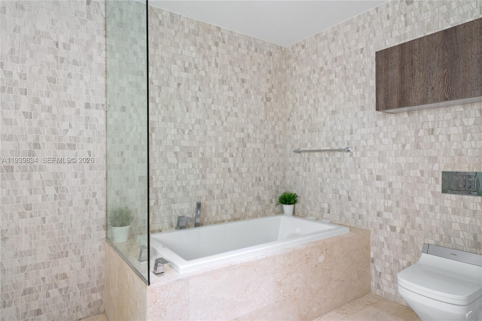 88 SW 7 Street #3403, Miami FL 33130