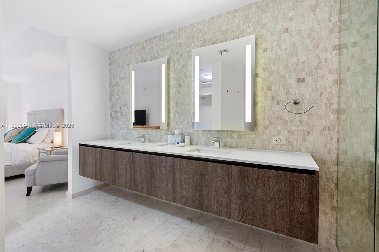 88 SW 7 Street #3403, Miami FL 33130
