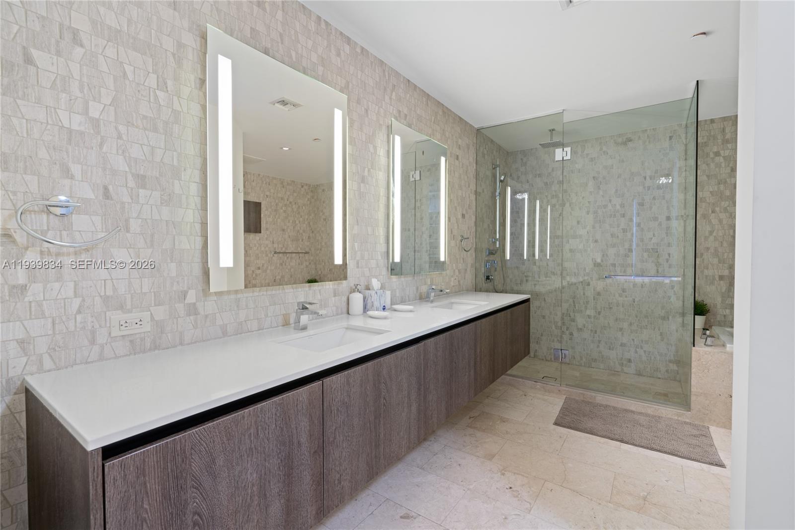 88 SW 7 Street #3403, Miami FL 33130