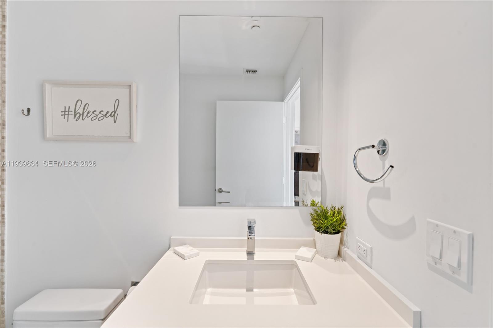 88 SW 7 Street #3403, Miami FL 33130