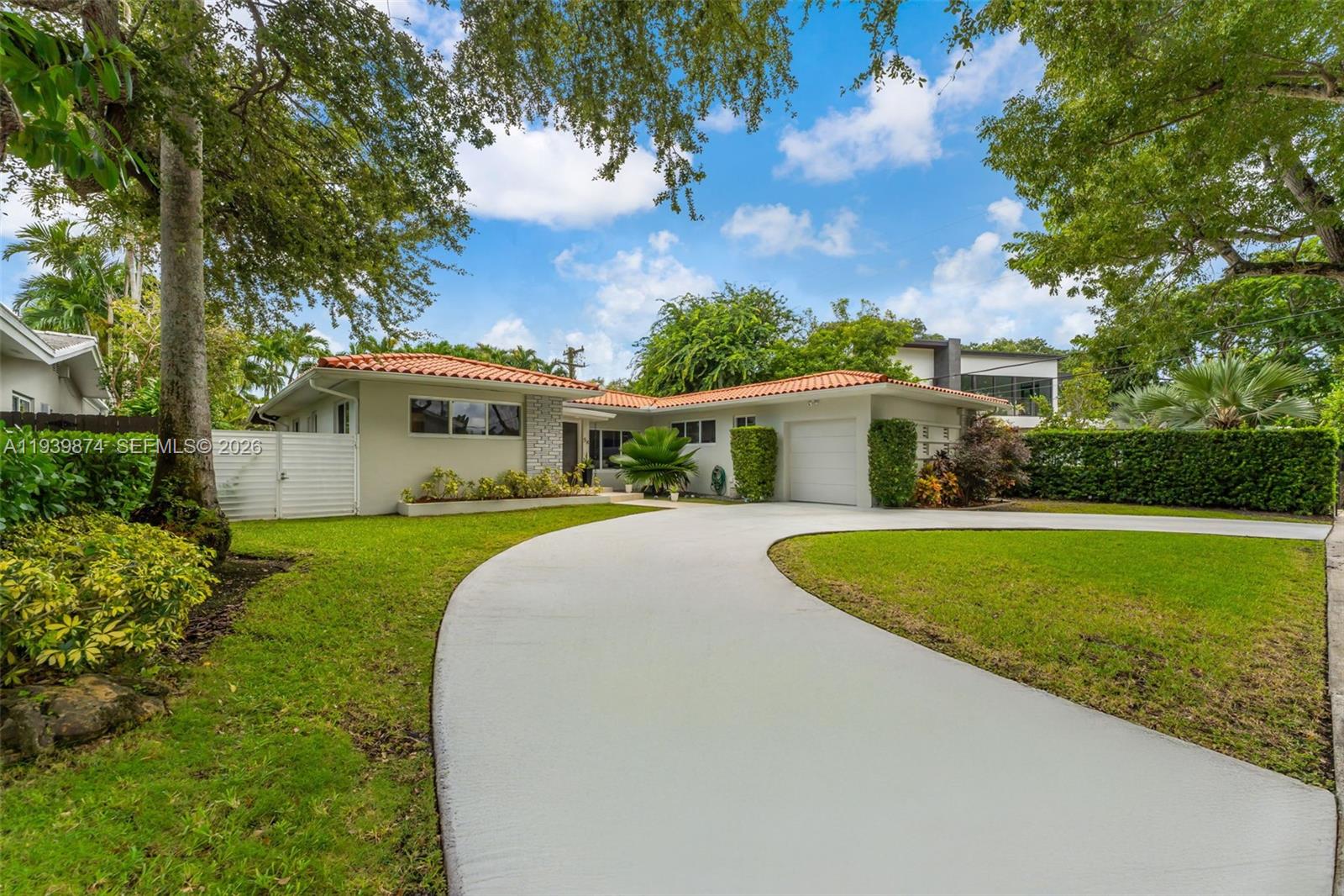 54 Bay Heights Dr, Miami FL 33133