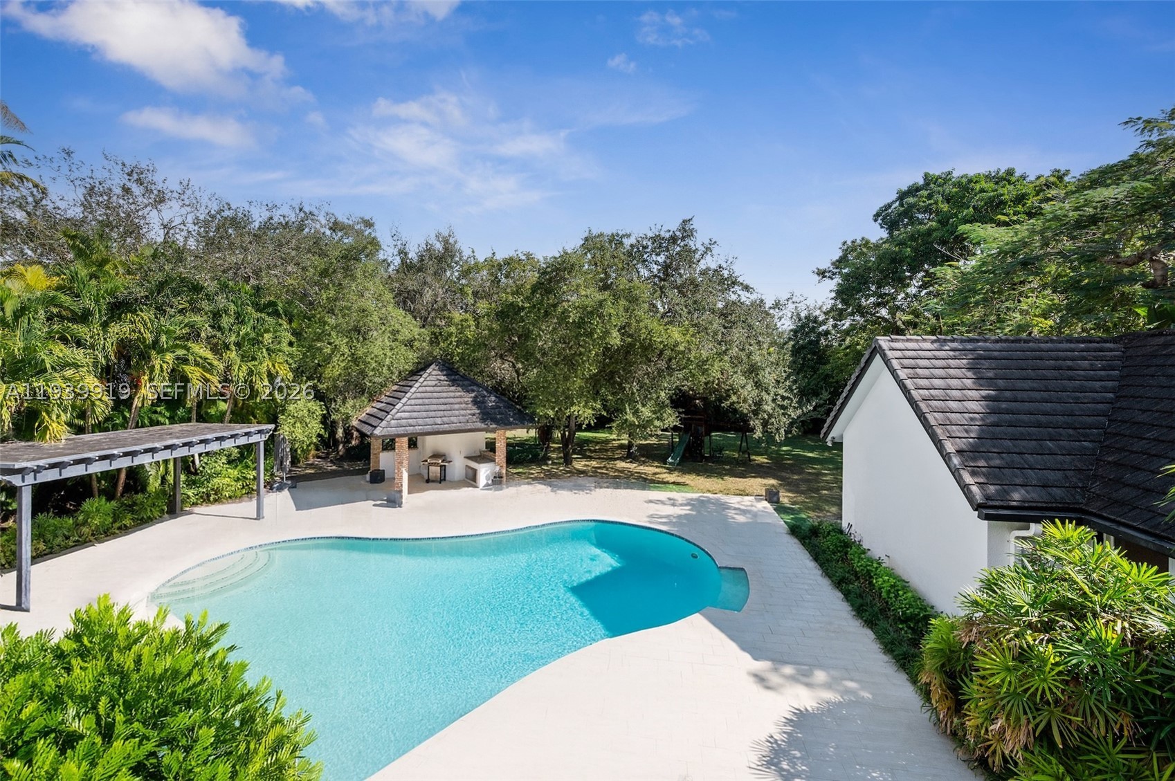 10001 SW 60th Ct, Pinecrest FL 33156
