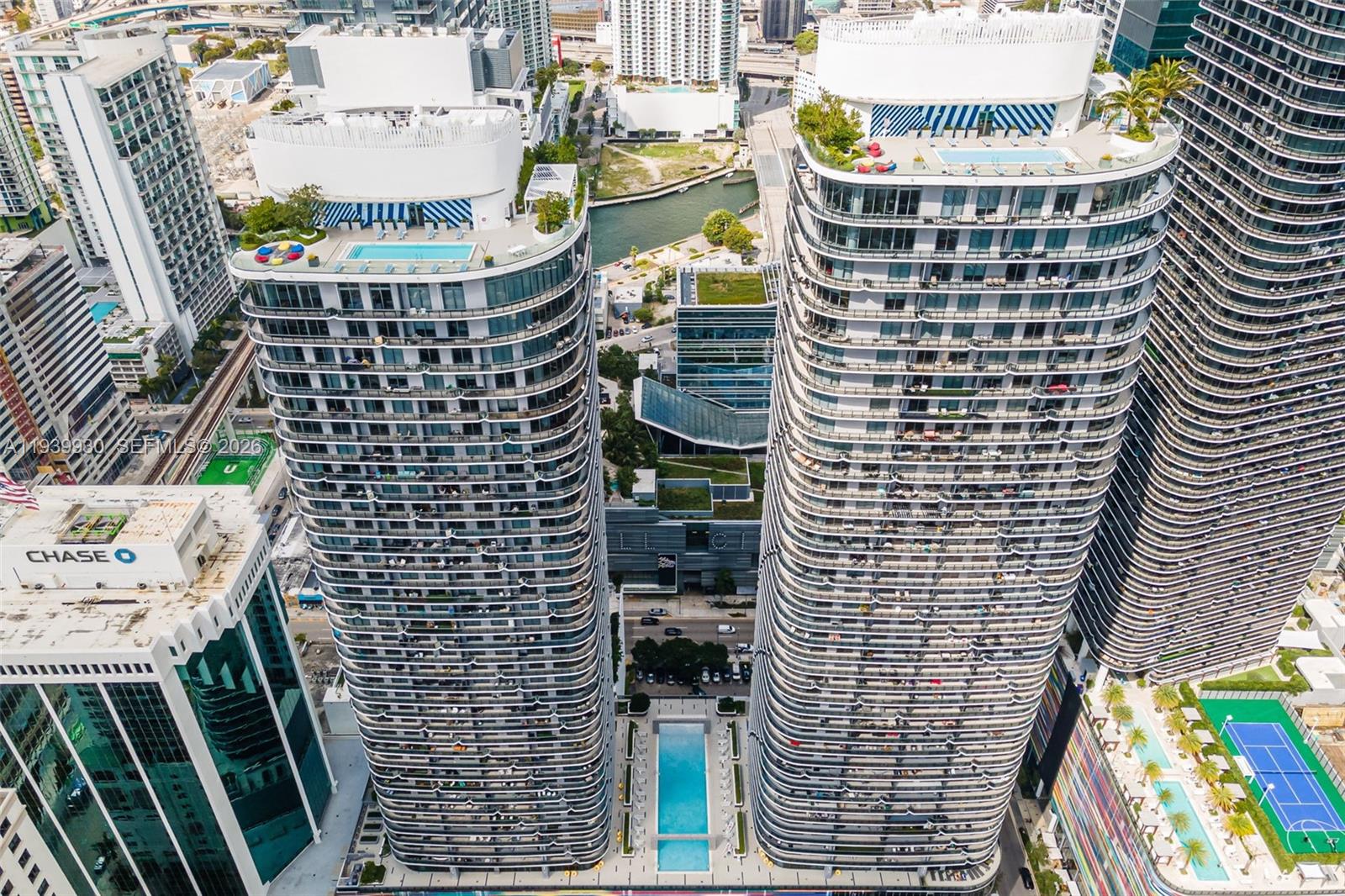 55 SW 9th St #1109, Miami FL 33130