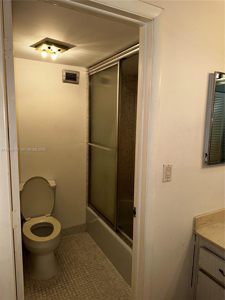 Hollywood FL 33019 - A11939979