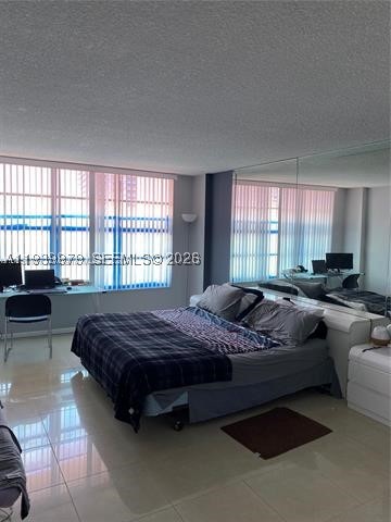 Hollywood FL 33019 - A11939979