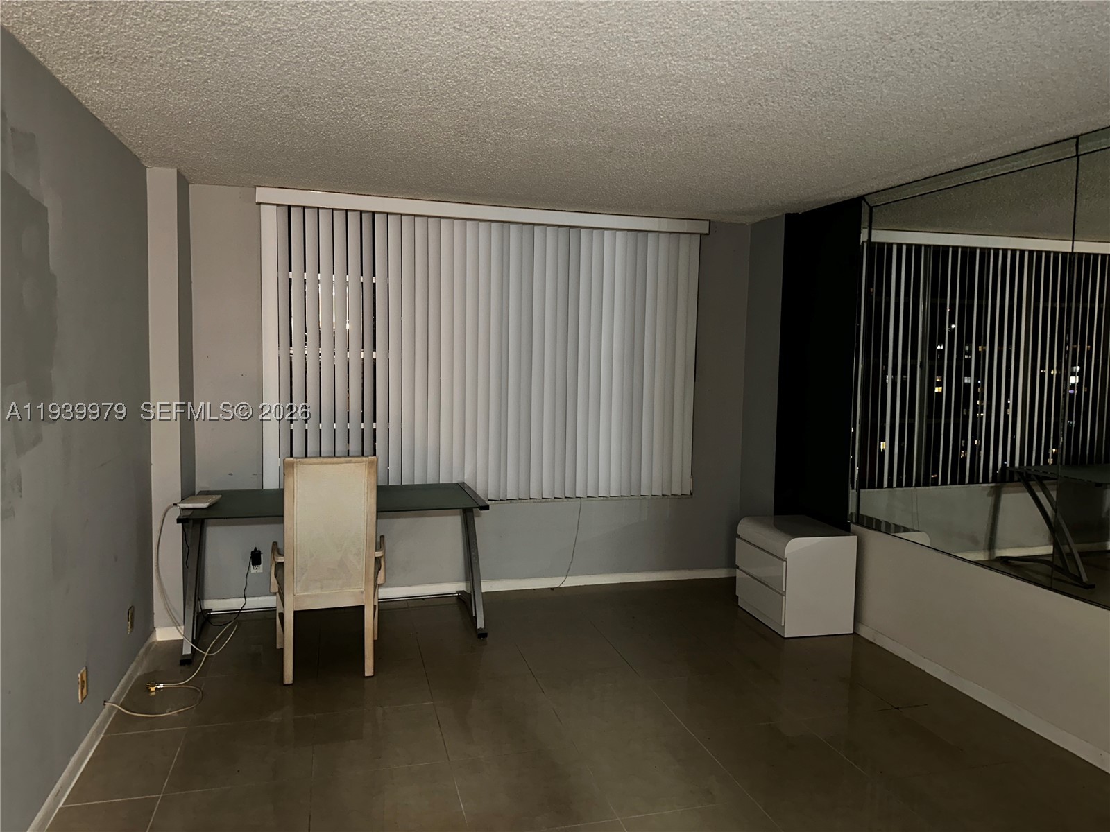 Hollywood FL 33019 - A11939979