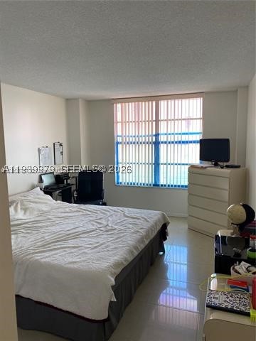 Hollywood FL 33019 - A11939979