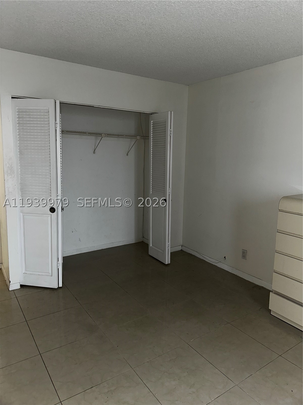 Hollywood FL 33019 - A11939979