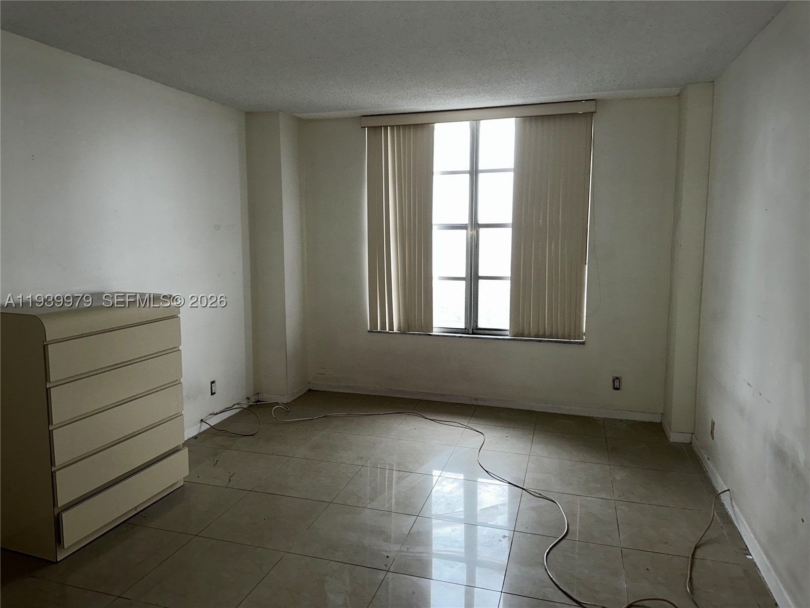 Hollywood FL 33019 - A11939979
