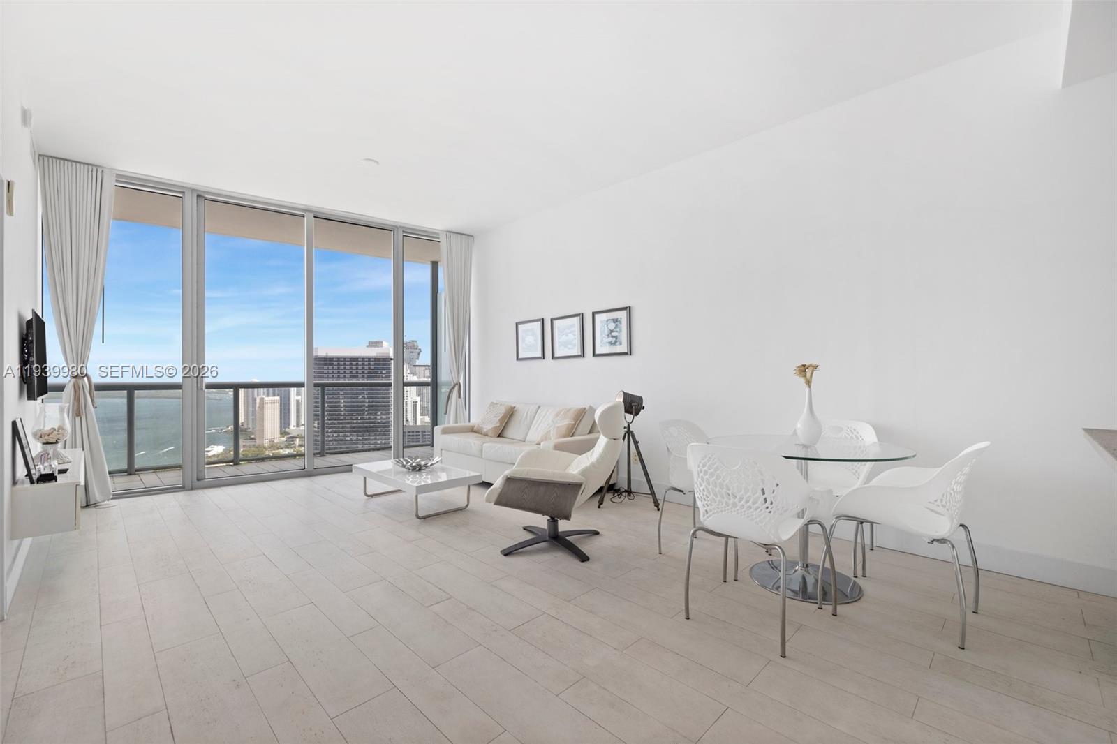 888 Biscayne Blvd #5002, Miami FL 33132