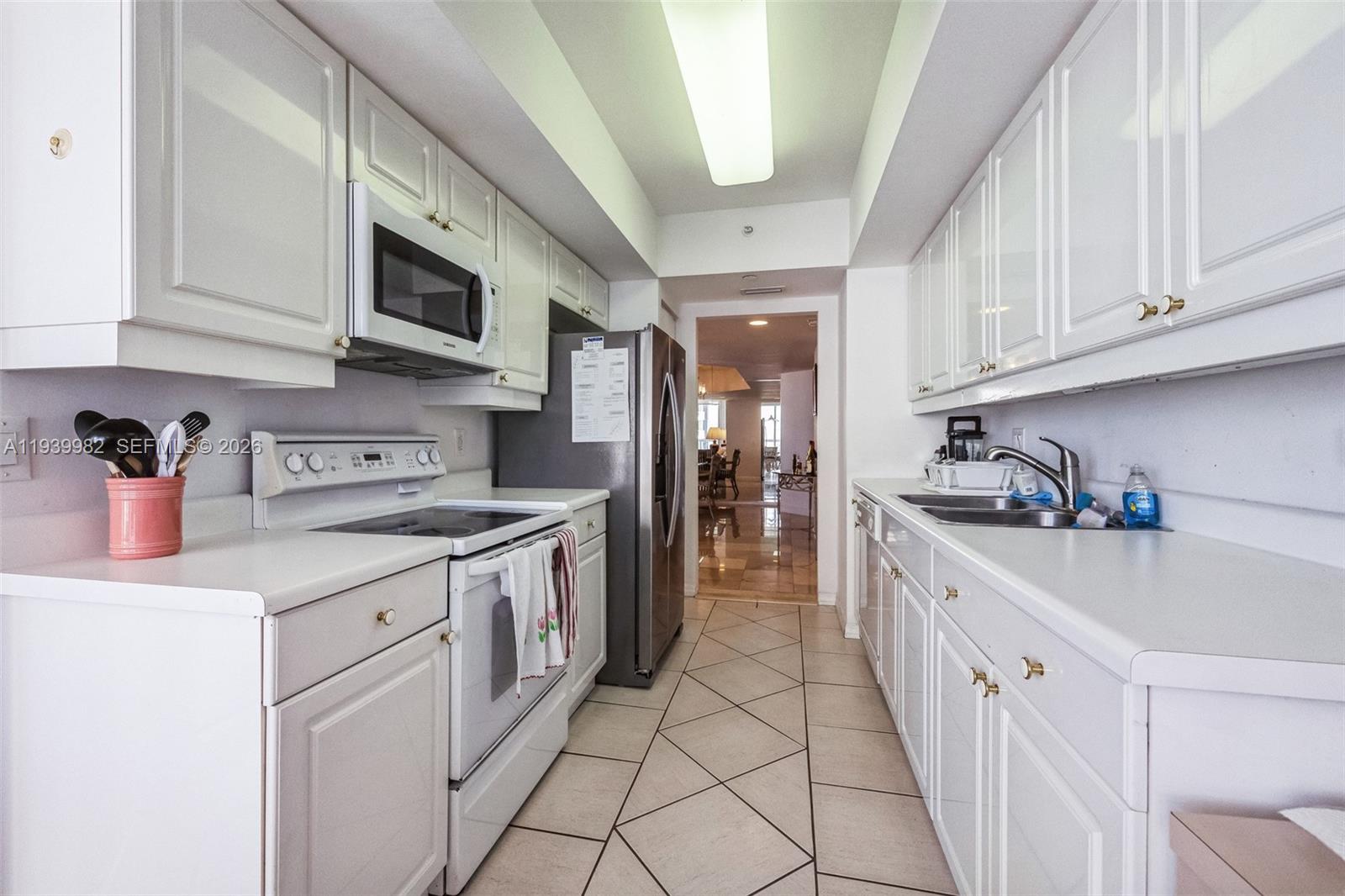 21205 YACHT CLUB DR #1802, Aventura FL 33180