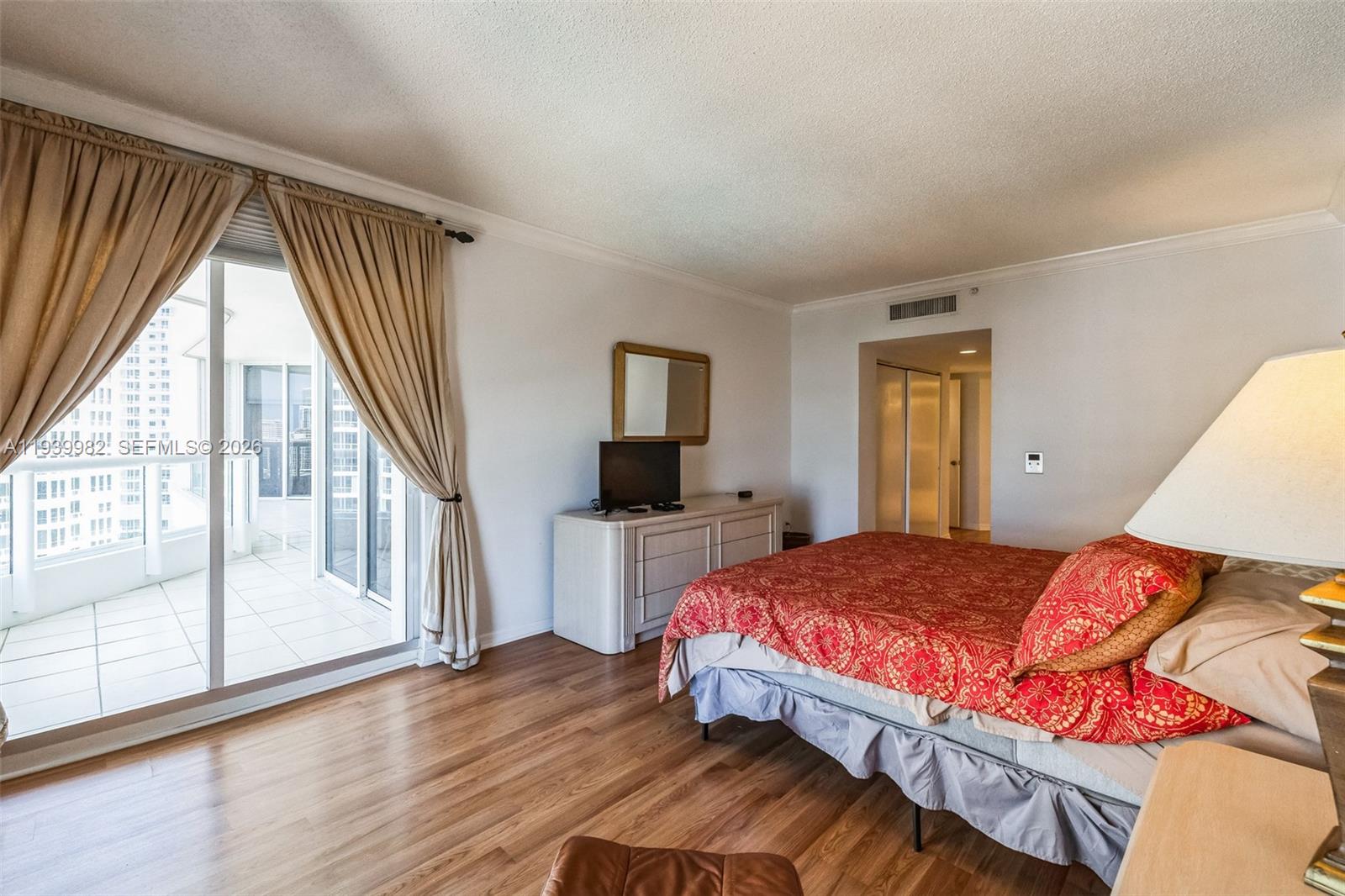 21205 YACHT CLUB DR #1802, Aventura FL 33180