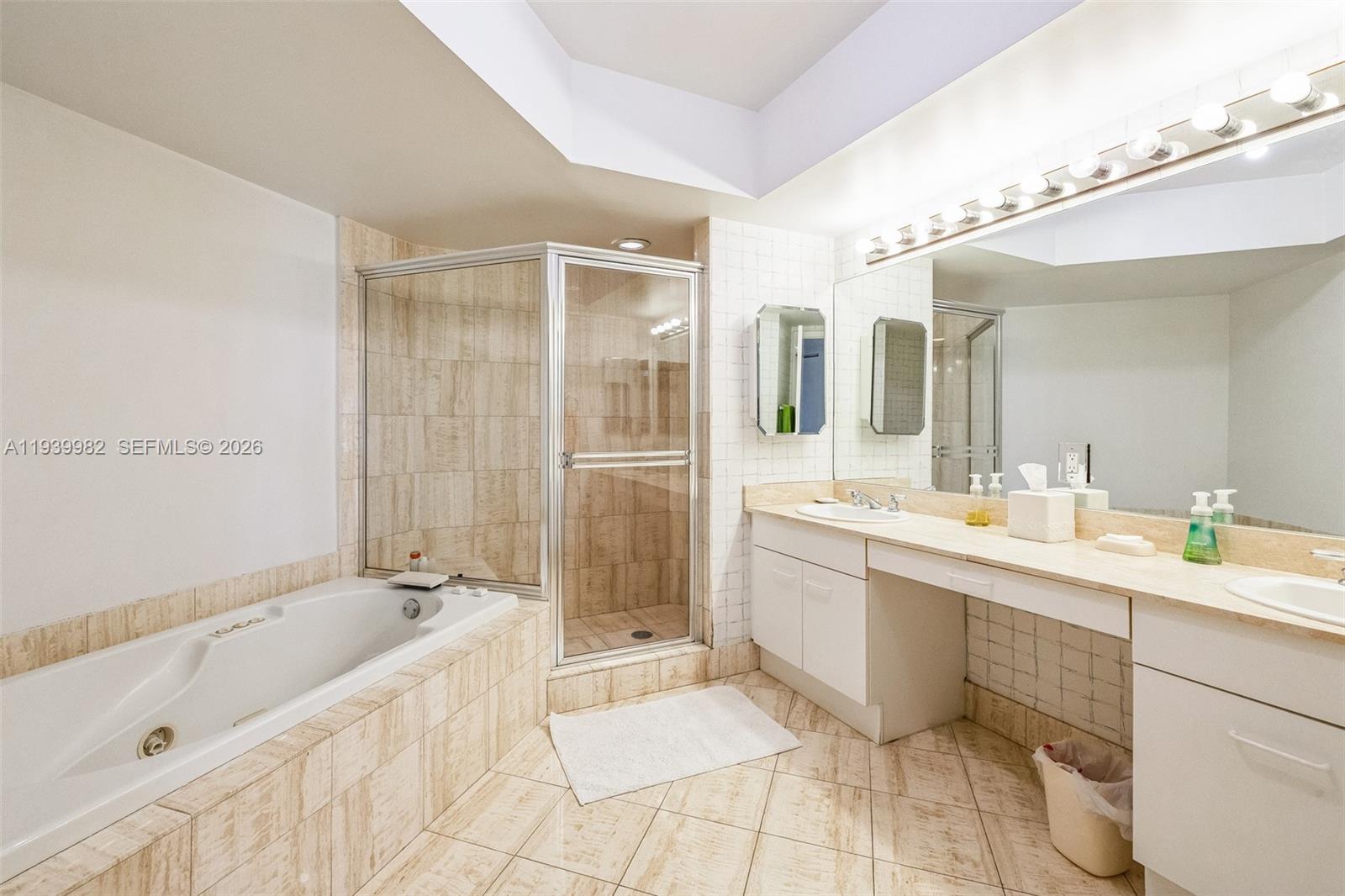 21205 YACHT CLUB DR #1802, Aventura FL 33180