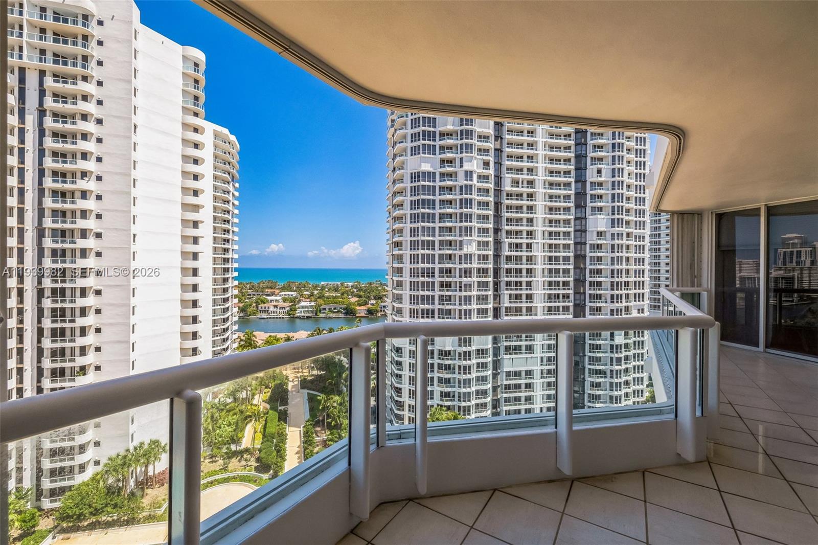 21205 YACHT CLUB DR #1802, Aventura FL 33180