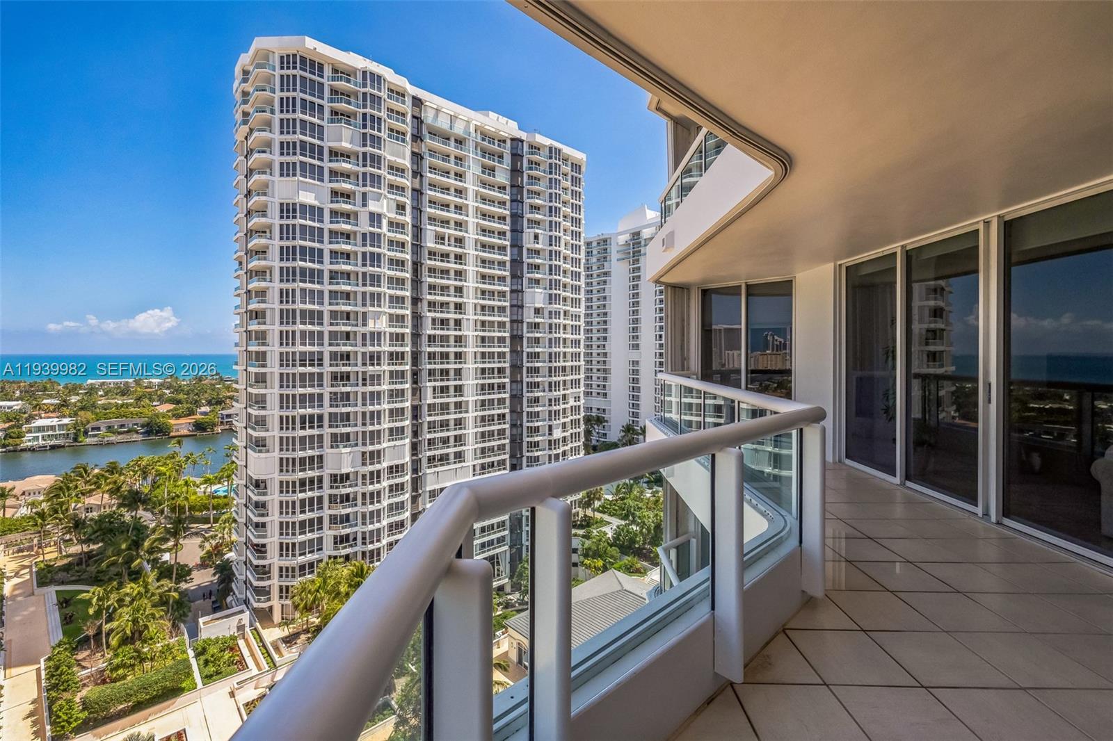 21205 YACHT CLUB DR #1802, Aventura FL 33180