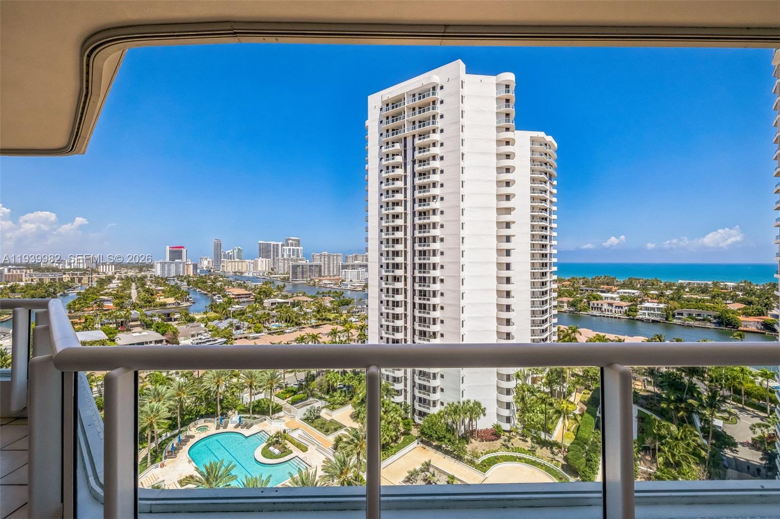 21205 YACHT CLUB DR #1802, Aventura FL 33180