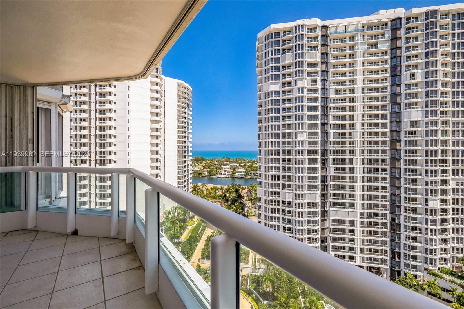 21205 YACHT CLUB DR #1802, Aventura FL 33180