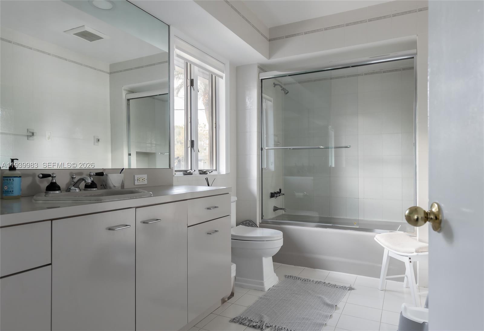 950 S Southlake Dr #950, Hollywood FL 33019