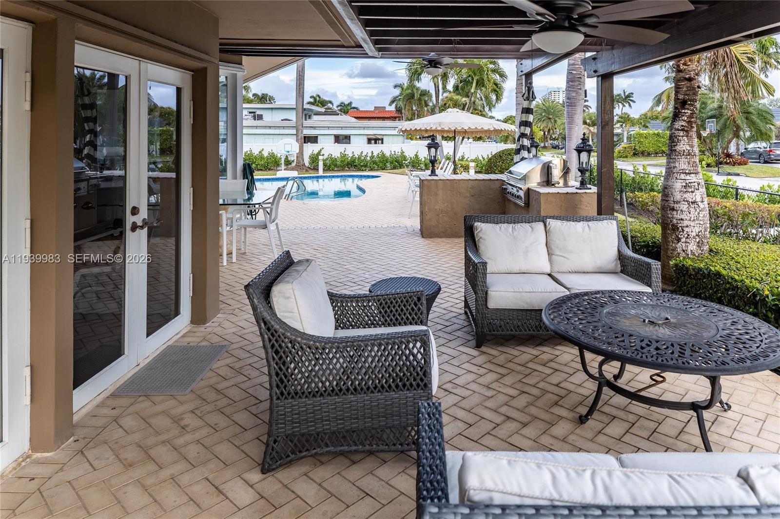 950 S Southlake Dr #950, Hollywood FL 33019