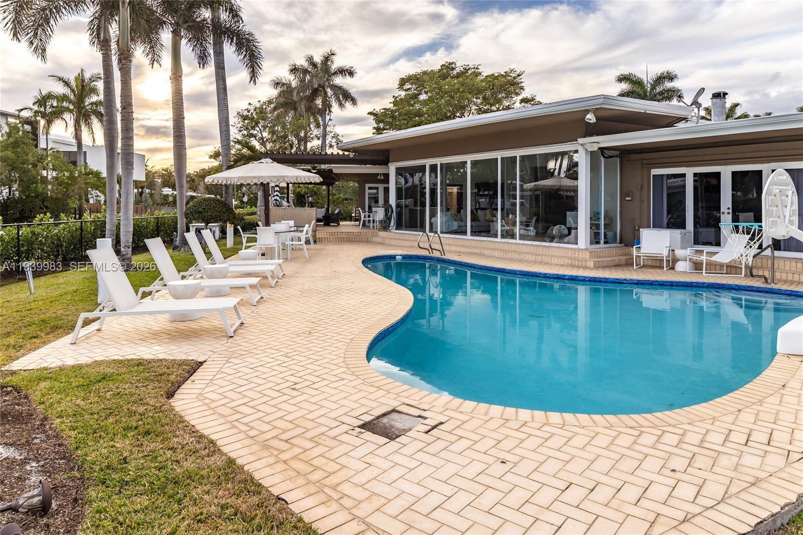 950 S Southlake Dr #950, Hollywood FL 33019